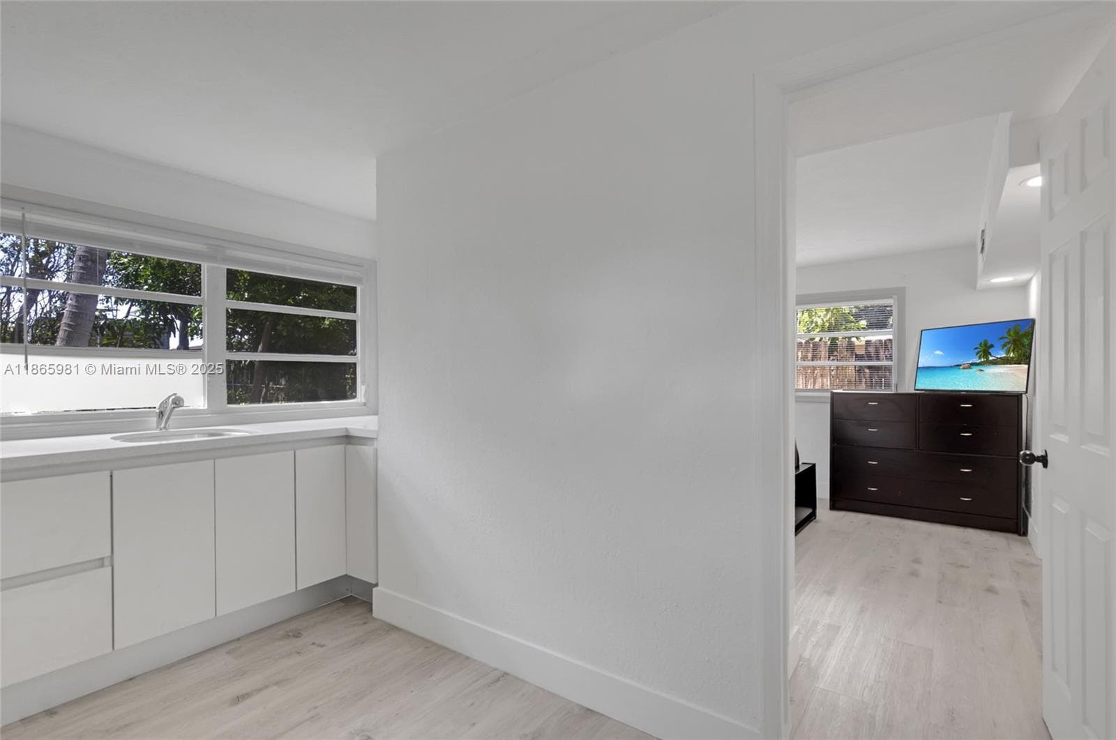 5836 Hope St #0 photo 3