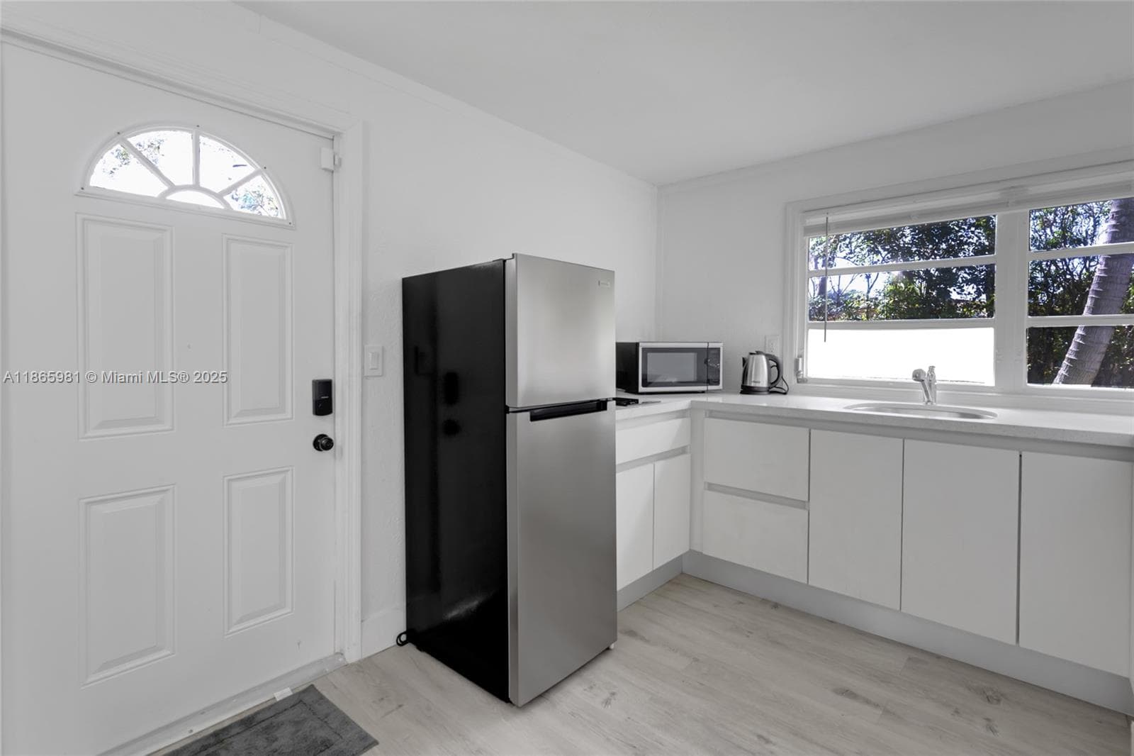 5836 Hope St #0 photo 1