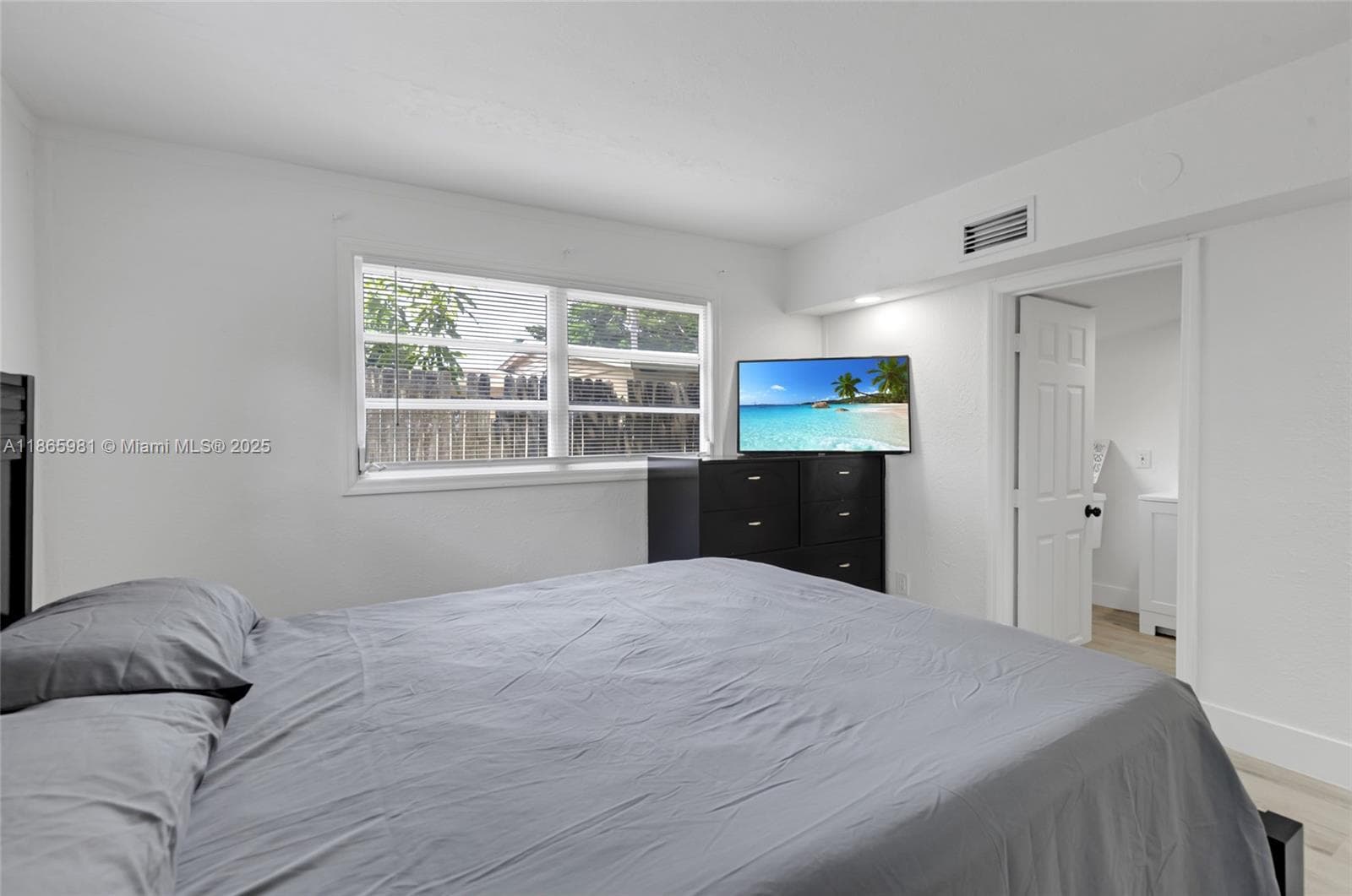 5836 Hope St #0 photo 5