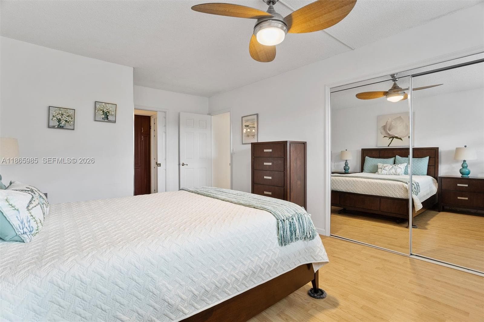 Guest Murphy Bed