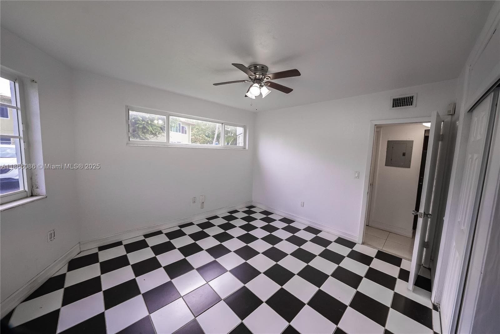 SKY LAKE GARDENS NO 2 CON · #115 in Miami - Photo 9