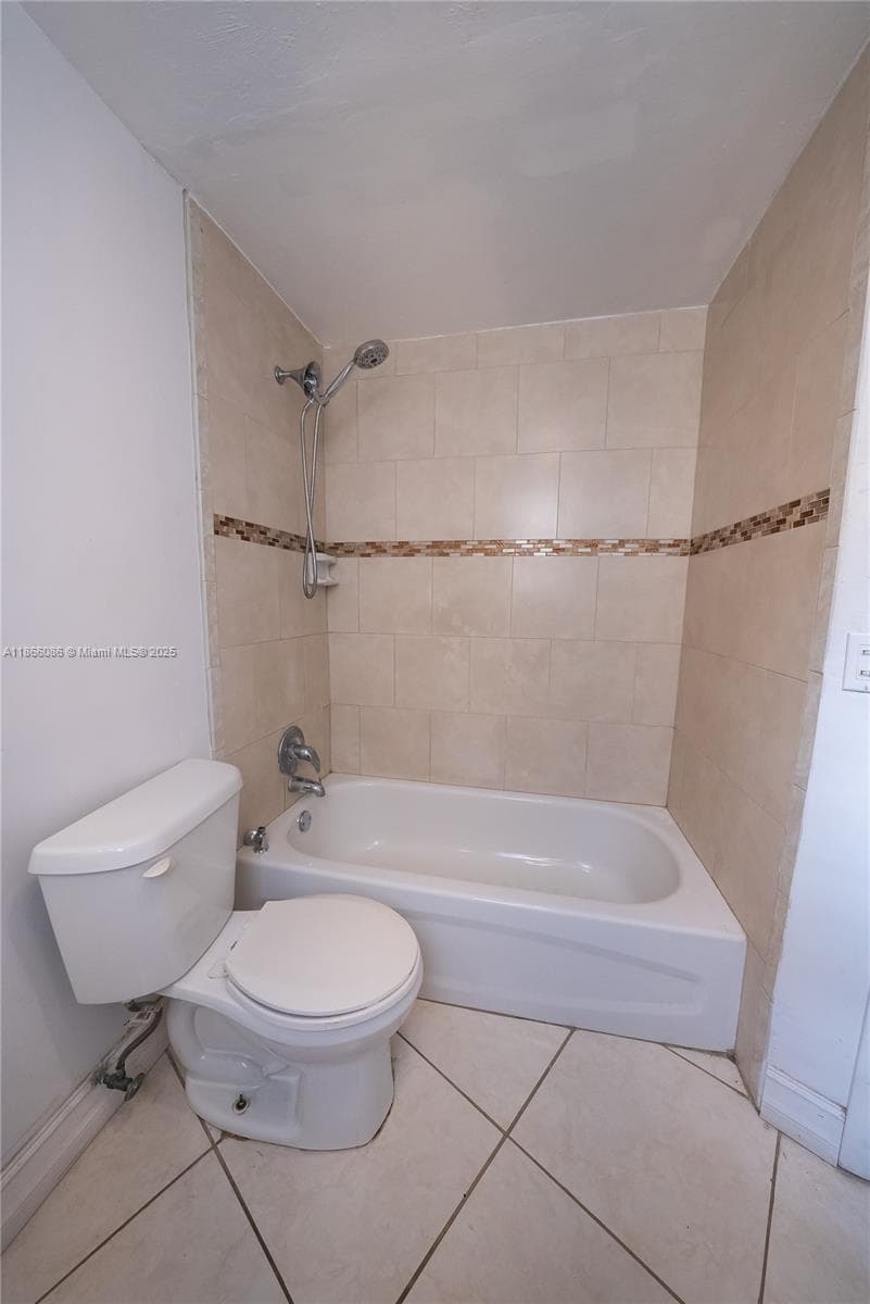 SKY LAKE GARDENS NO 2 CON · #115 in Miami - Photo 11