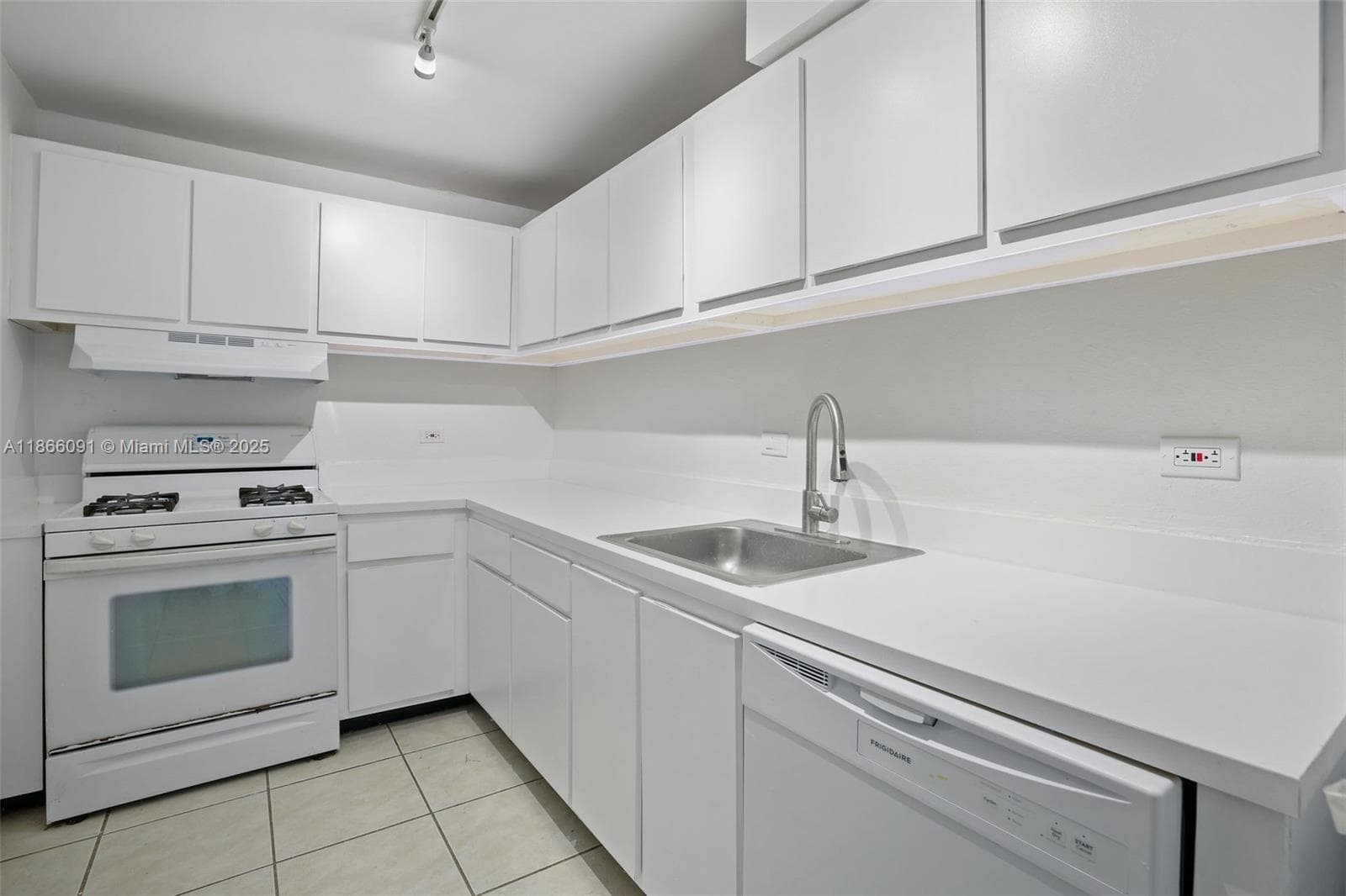 DADELAND COVE · #A405 in Pinecrest - Photo 10