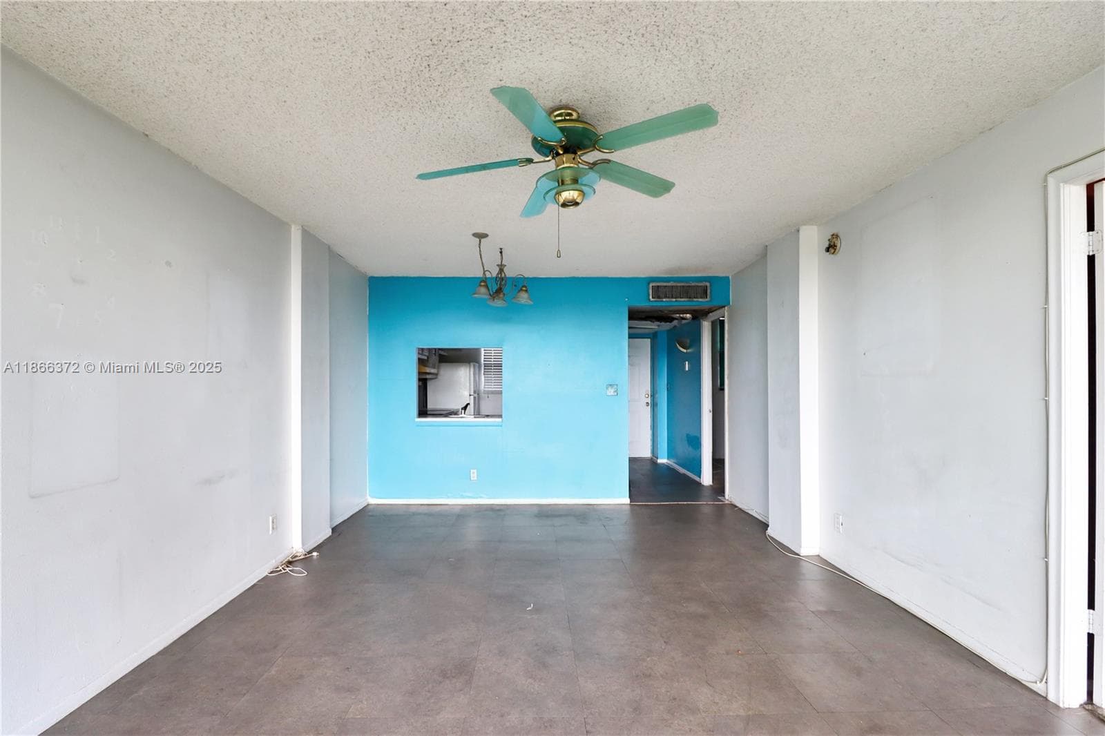 Royal Park · #3C in Oakland Park - Photo 2