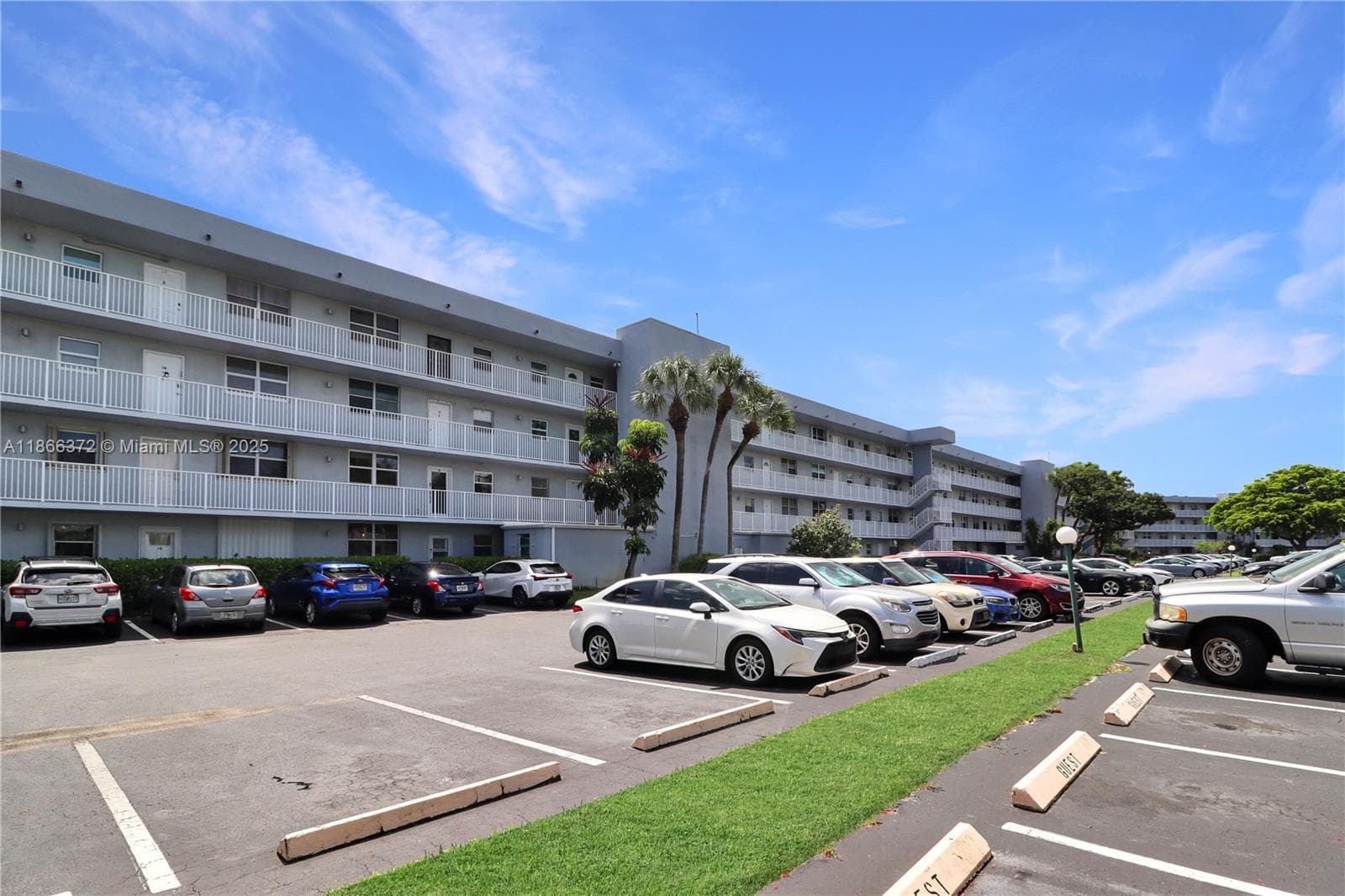 Royal Park · #3C in Oakland Park - Photo 16