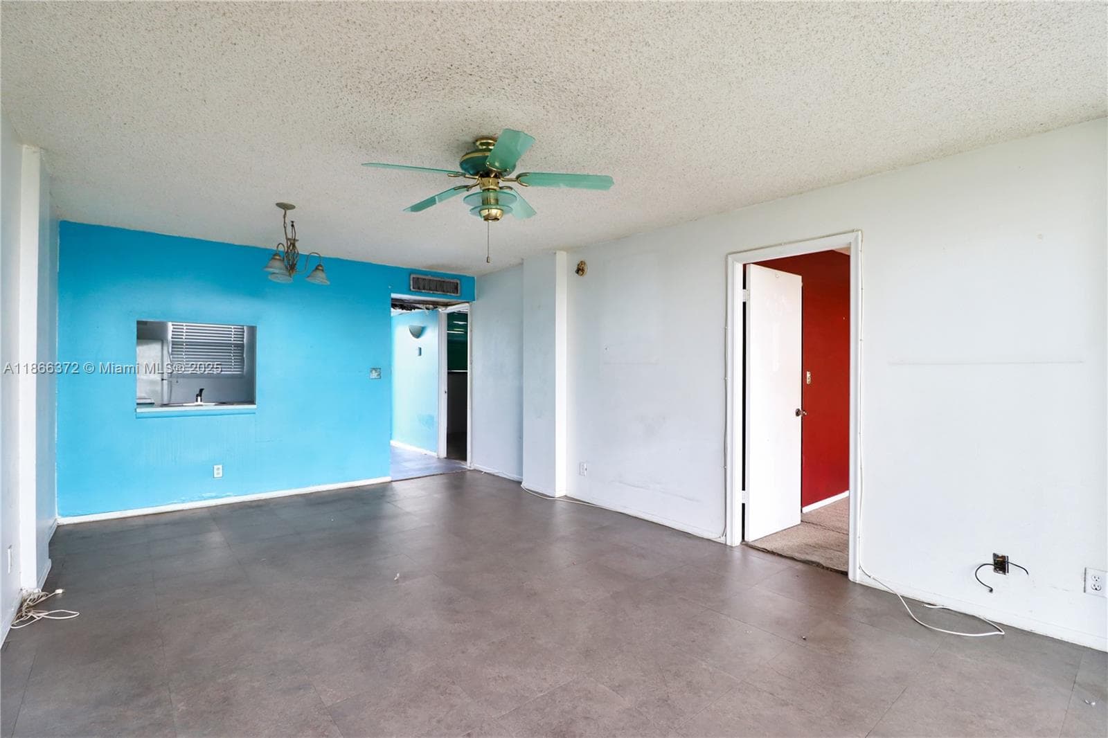 Royal Park · #3C in Oakland Park - Photo 3