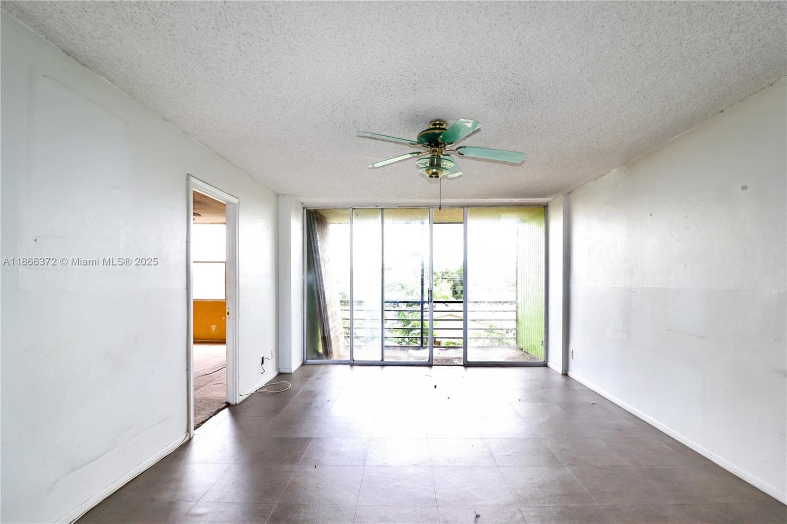 Royal Park · #3C in Oakland Park - Photo 4