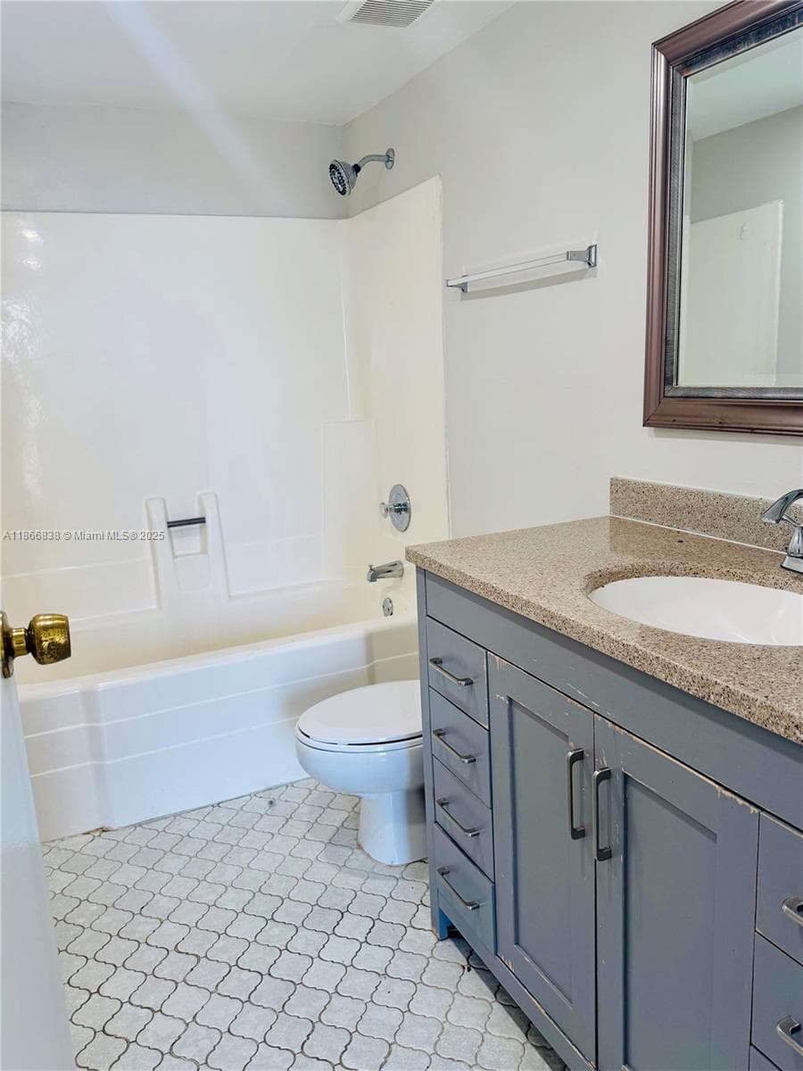 SAILBOAT CAY CONDO · #606 in North Miami - Photo 5