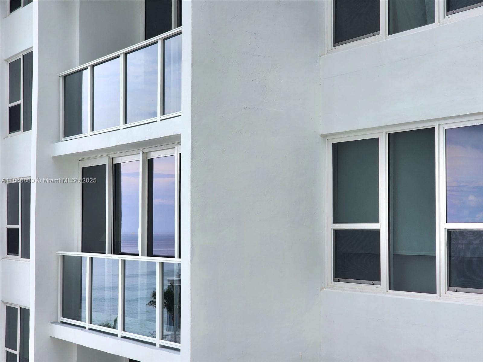 Juliette Balcony
