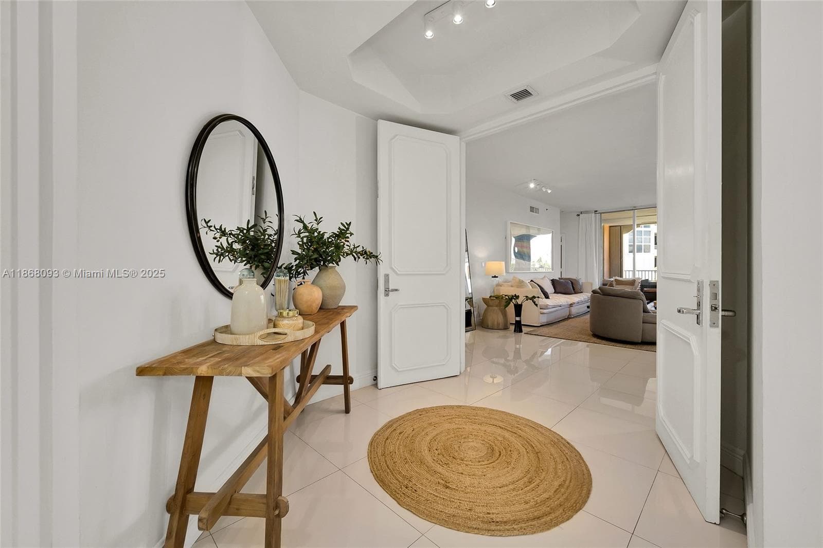 LAKE VILLA TWO CONDO · #406 in Key Biscayne - Photo 3