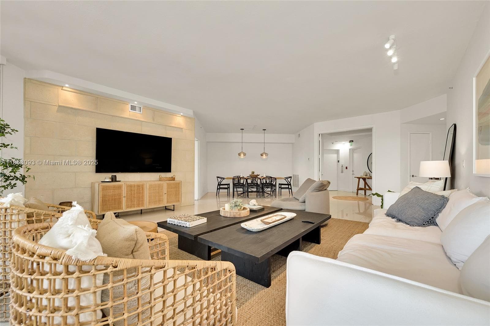 LAKE VILLA TWO CONDO · #406 in Key Biscayne - Photo 5