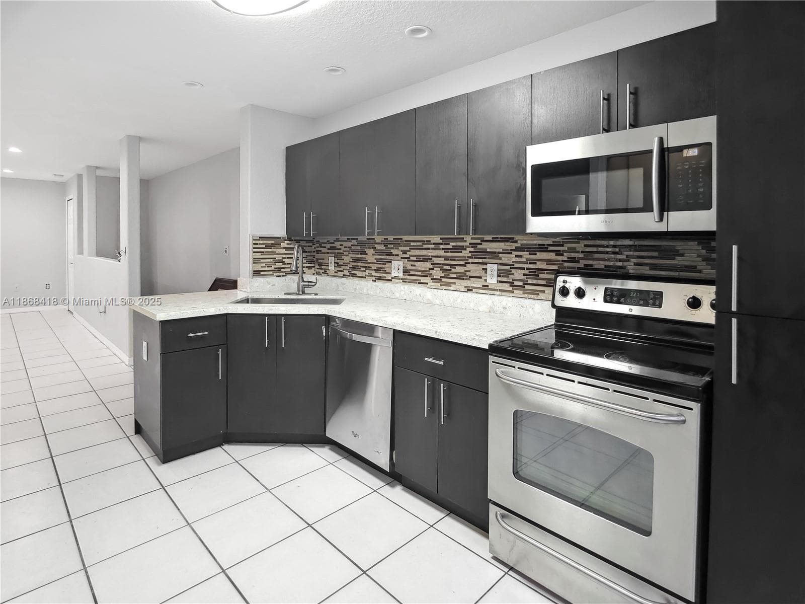 DORAL GRAND CONDO · #22 in Doral - Photo 10