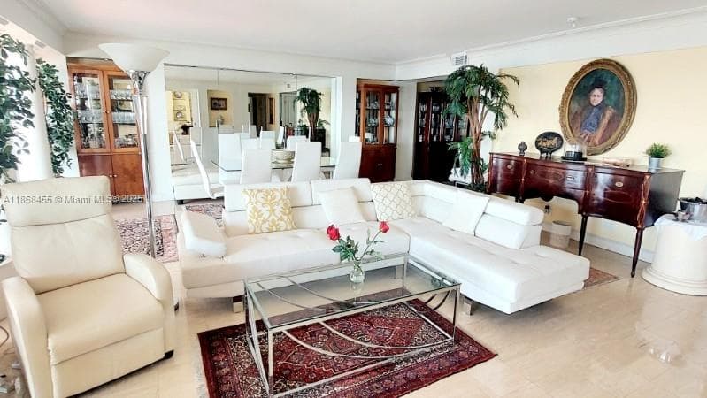 CRICKET CLUB CONDO · #705 in Miami - Photo 9