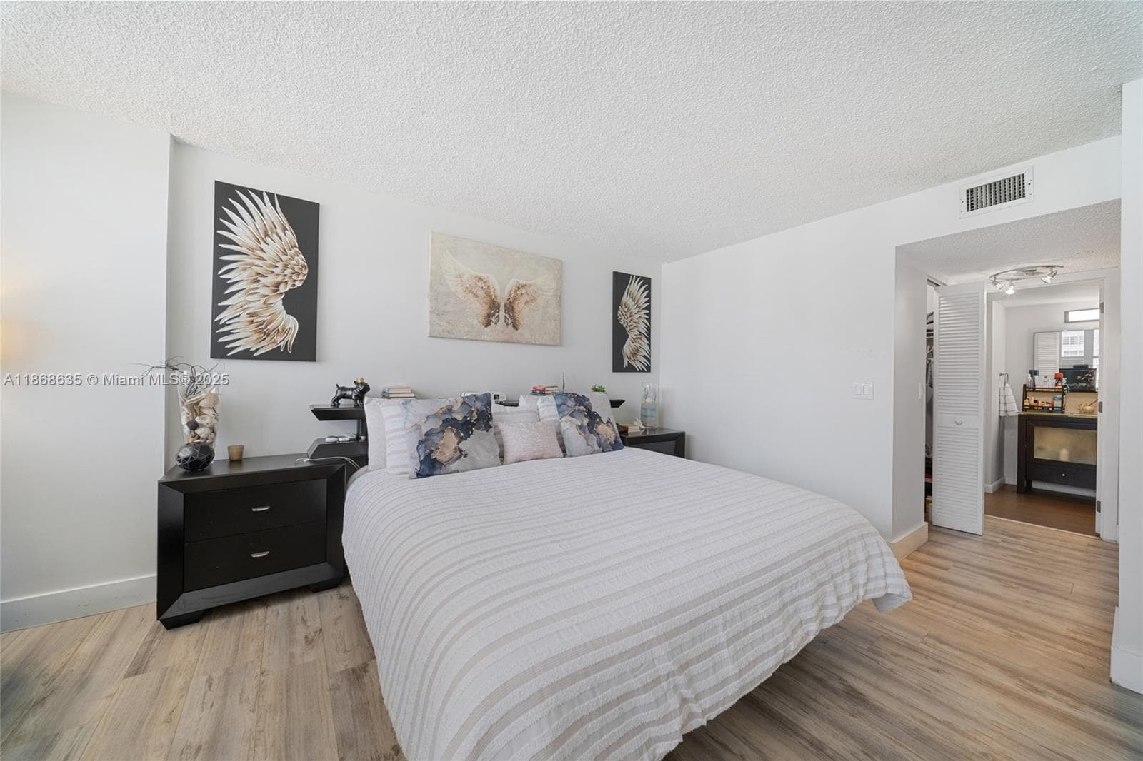 Quadomain Condo · #2304 in Hollywood - Photo 27