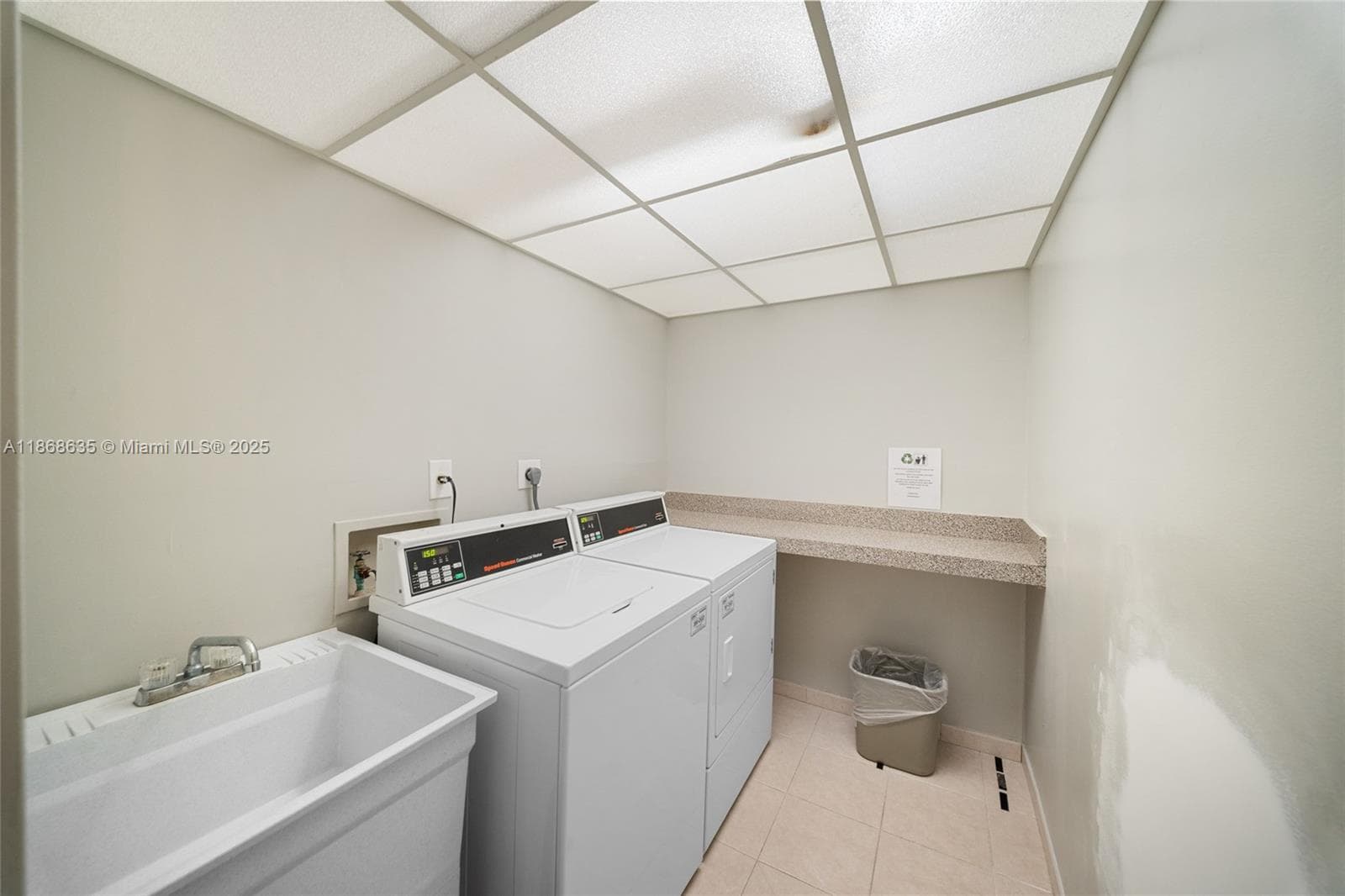 Quadomain Condo · #2304 in Hollywood - Photo 41