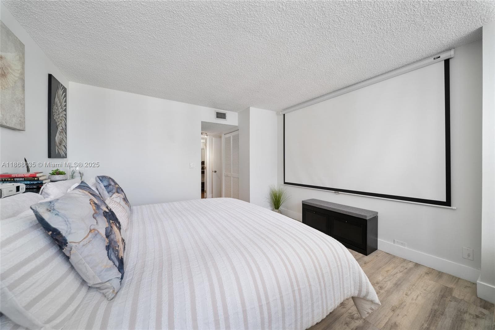 Quadomain Condo · #2304 in Hollywood - Photo 18