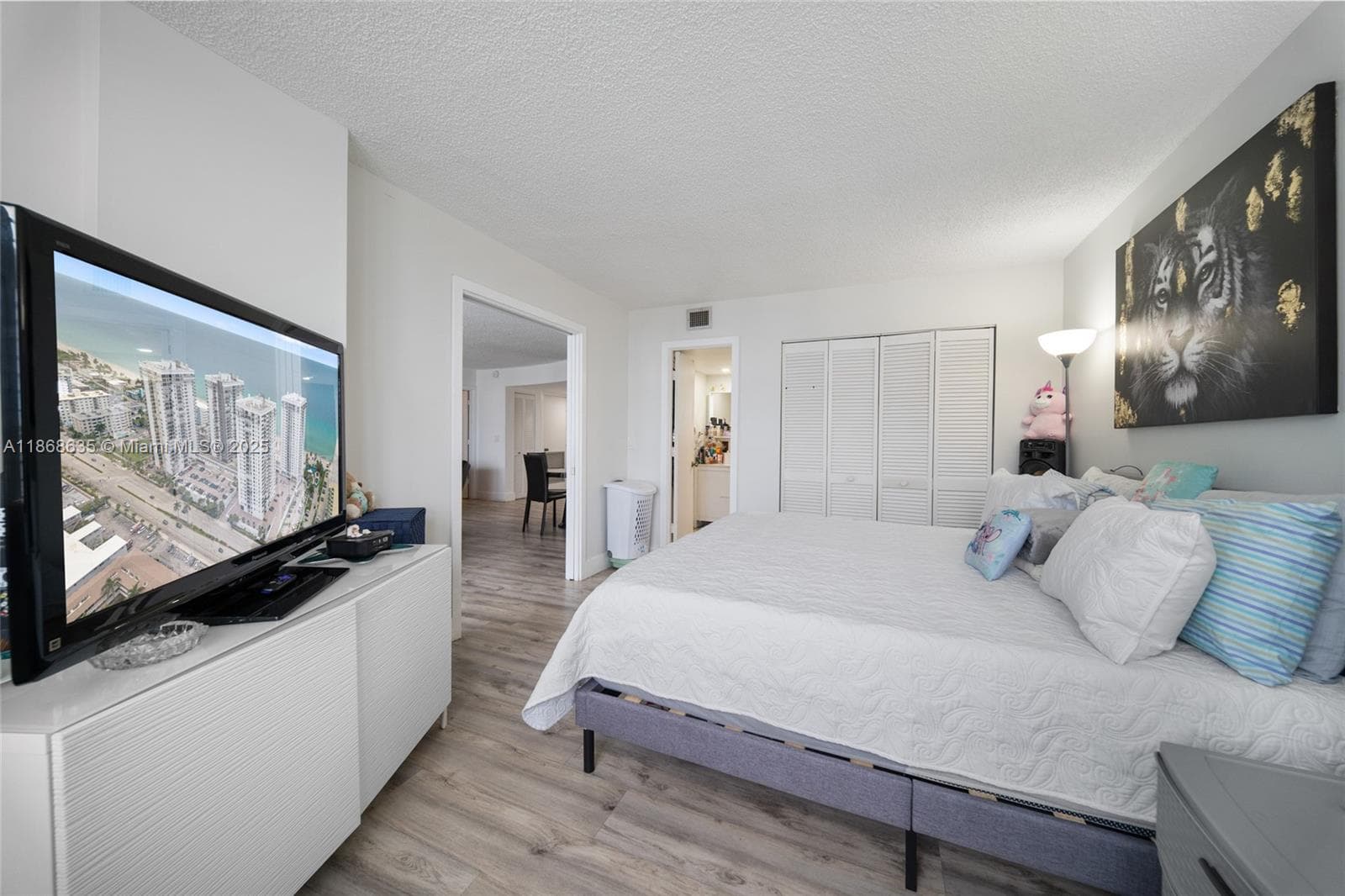 Quadomain Condo · #2304 in Hollywood - Photo 25