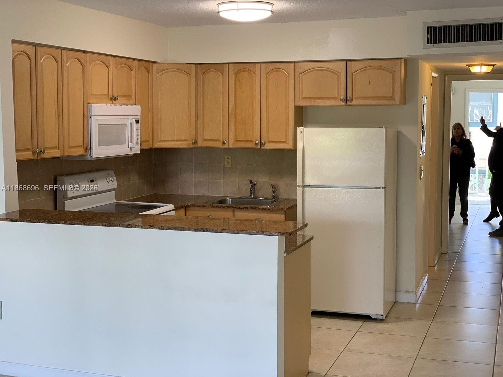 Golden Key Condo · #16 in Bay Harbor Islands - Photo 3