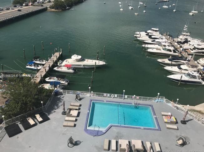 Bayshore Yacht & Tennis Club #215