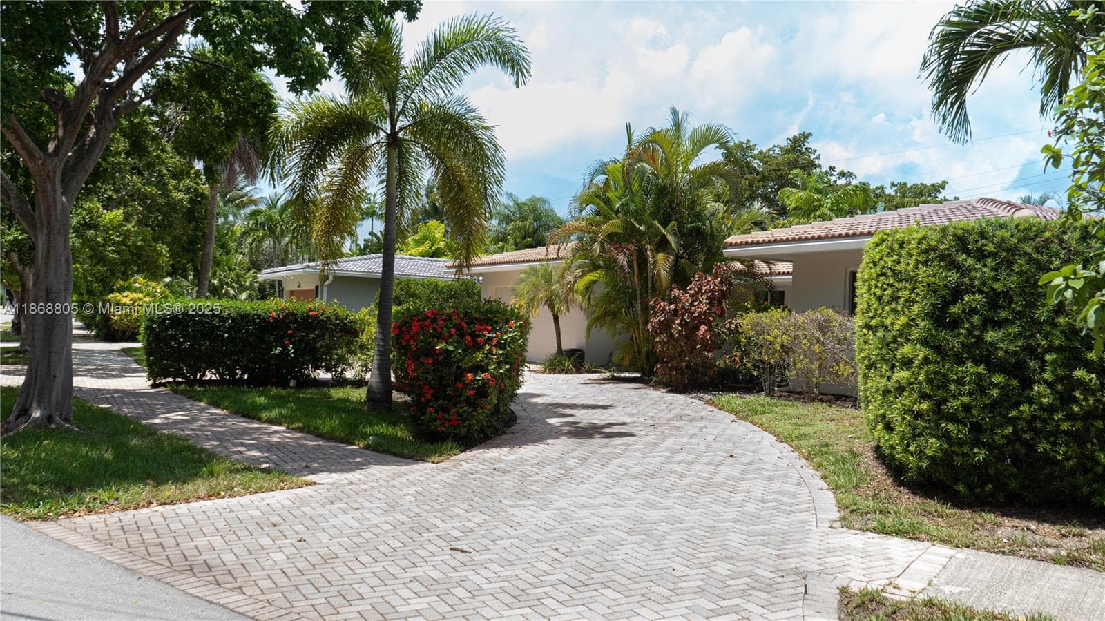 2841 NW 10th Ave photo 6
