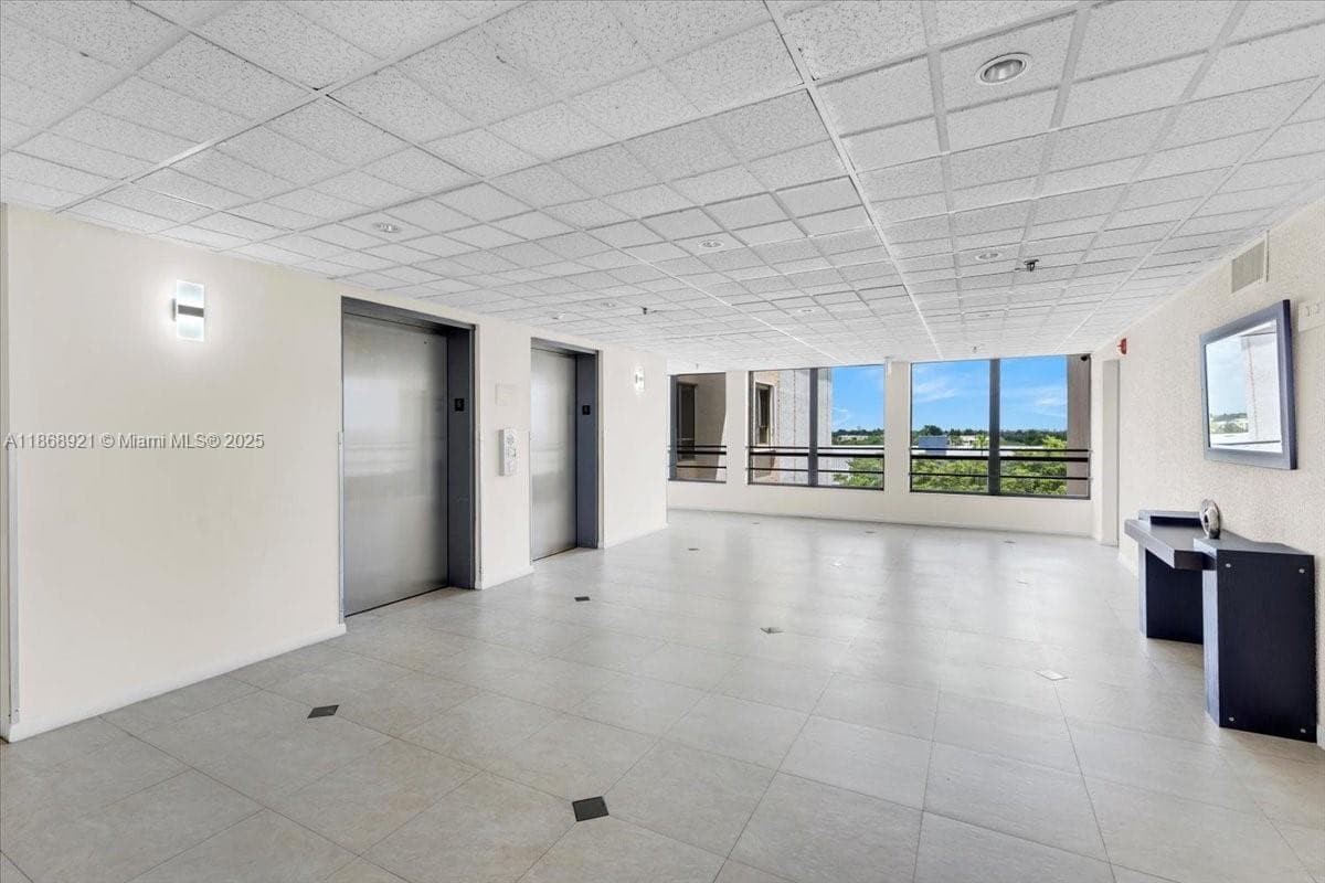 CHANTILLY CONDO · #607 in Miami - Photo 6