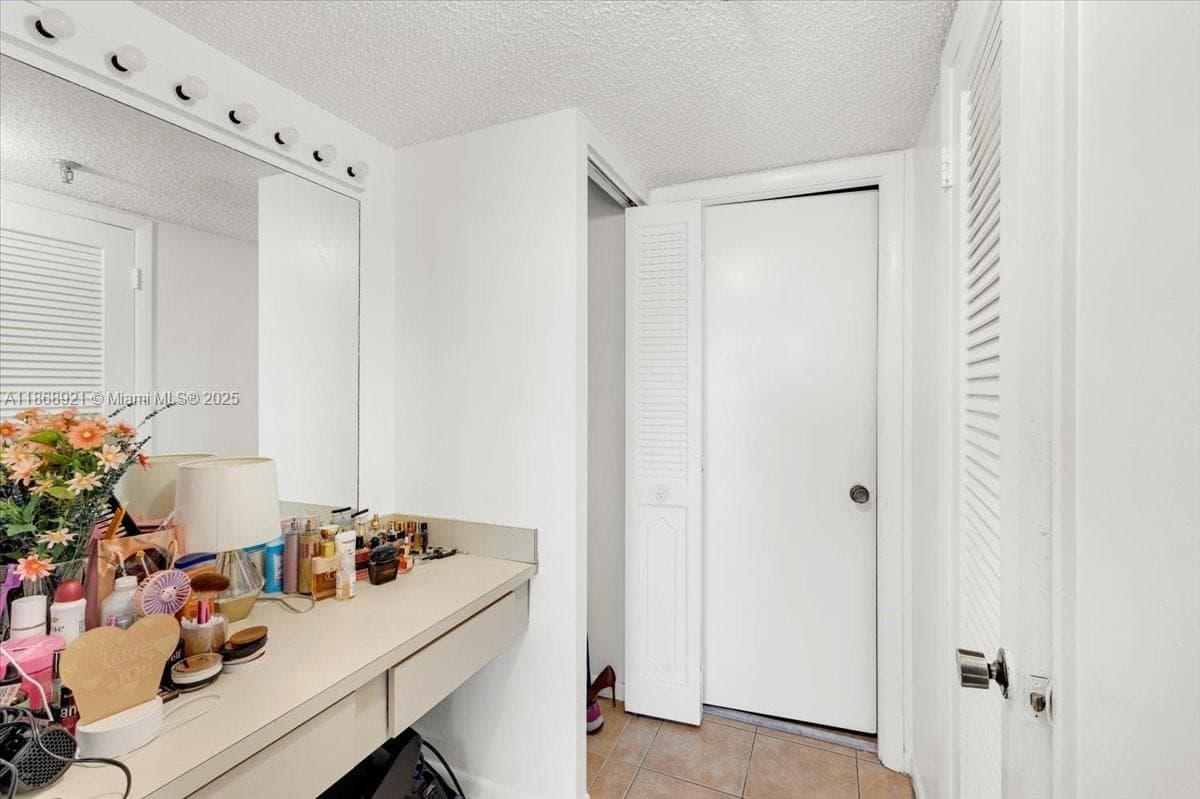 CHANTILLY CONDO · #607 in Miami - Photo 17