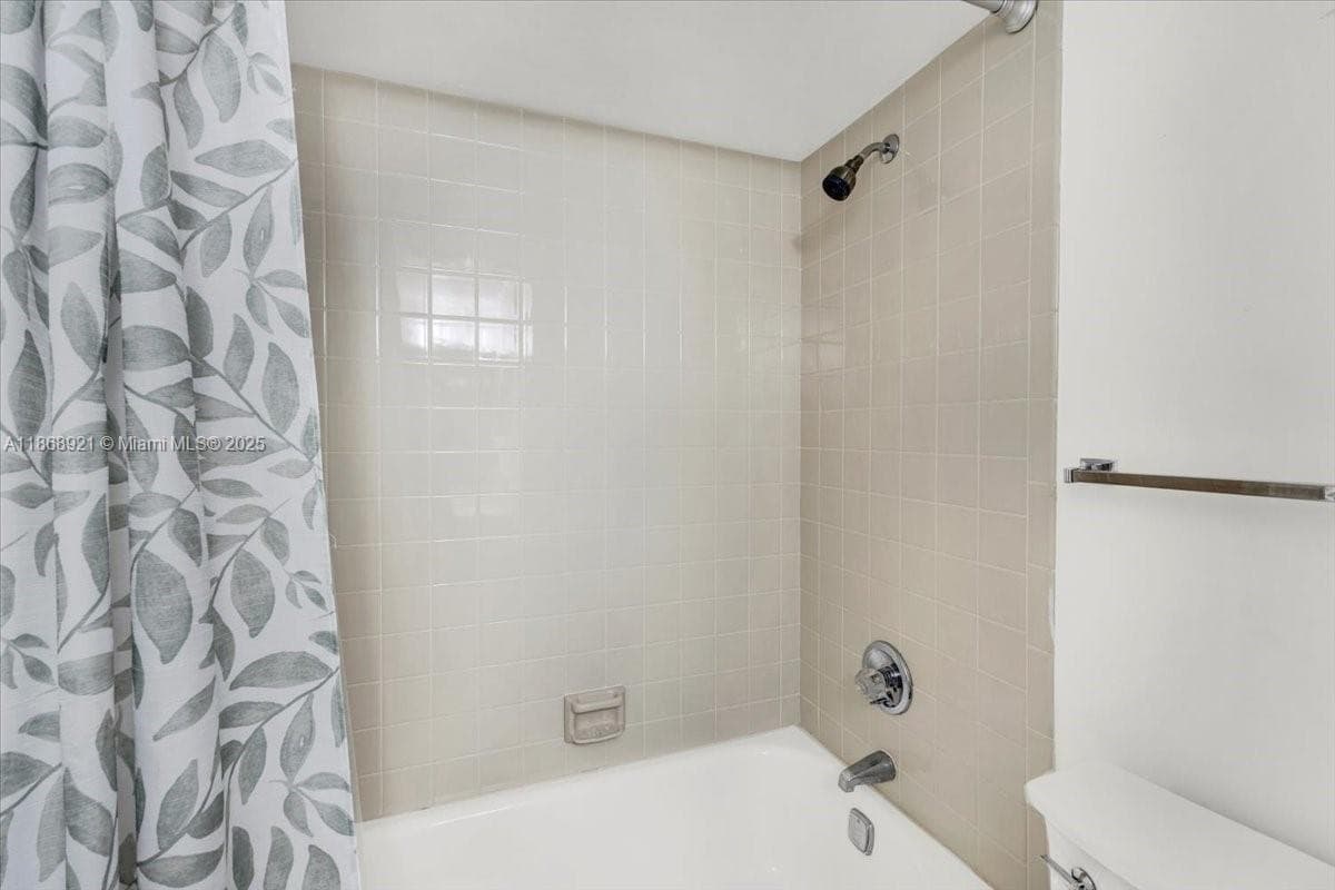 CHANTILLY CONDO · #607 in Miami - Photo 24