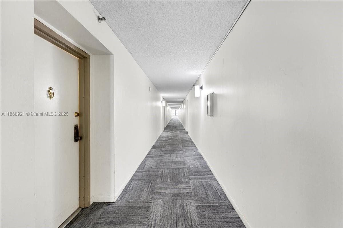 CHANTILLY CONDO · #607 in Miami - Photo 8