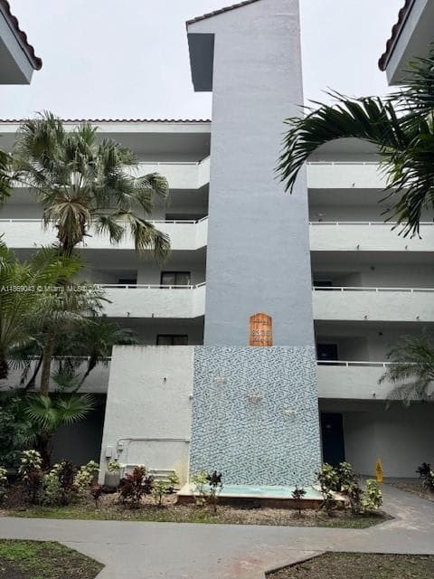 VERABELLA FALLS CONDO · #PH2 in Miami - Photo 19