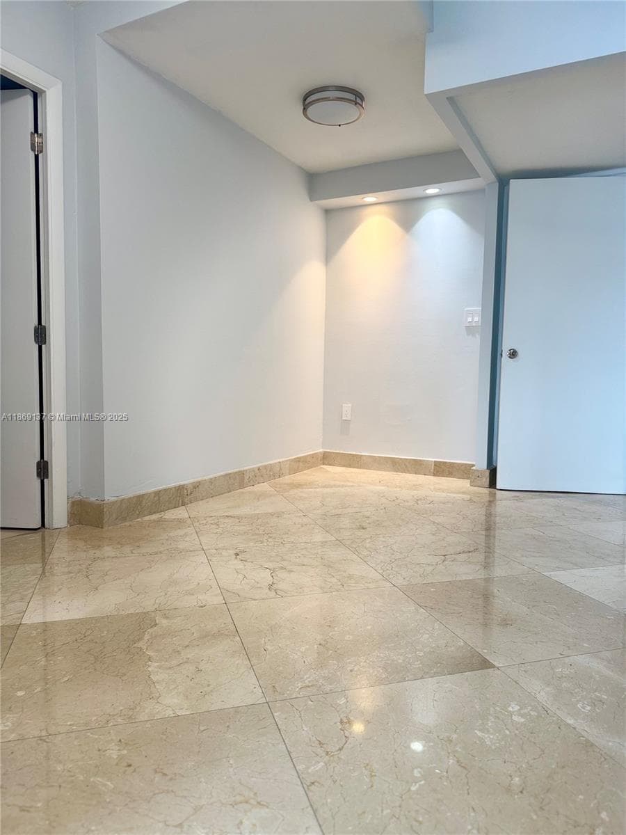 RIVIERA CONDOMINIUM · #33 in Miami - Photo 7