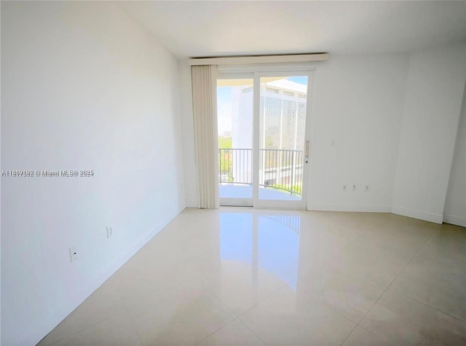 Brickell Way Condo · #503 in Miami - Photo 2
