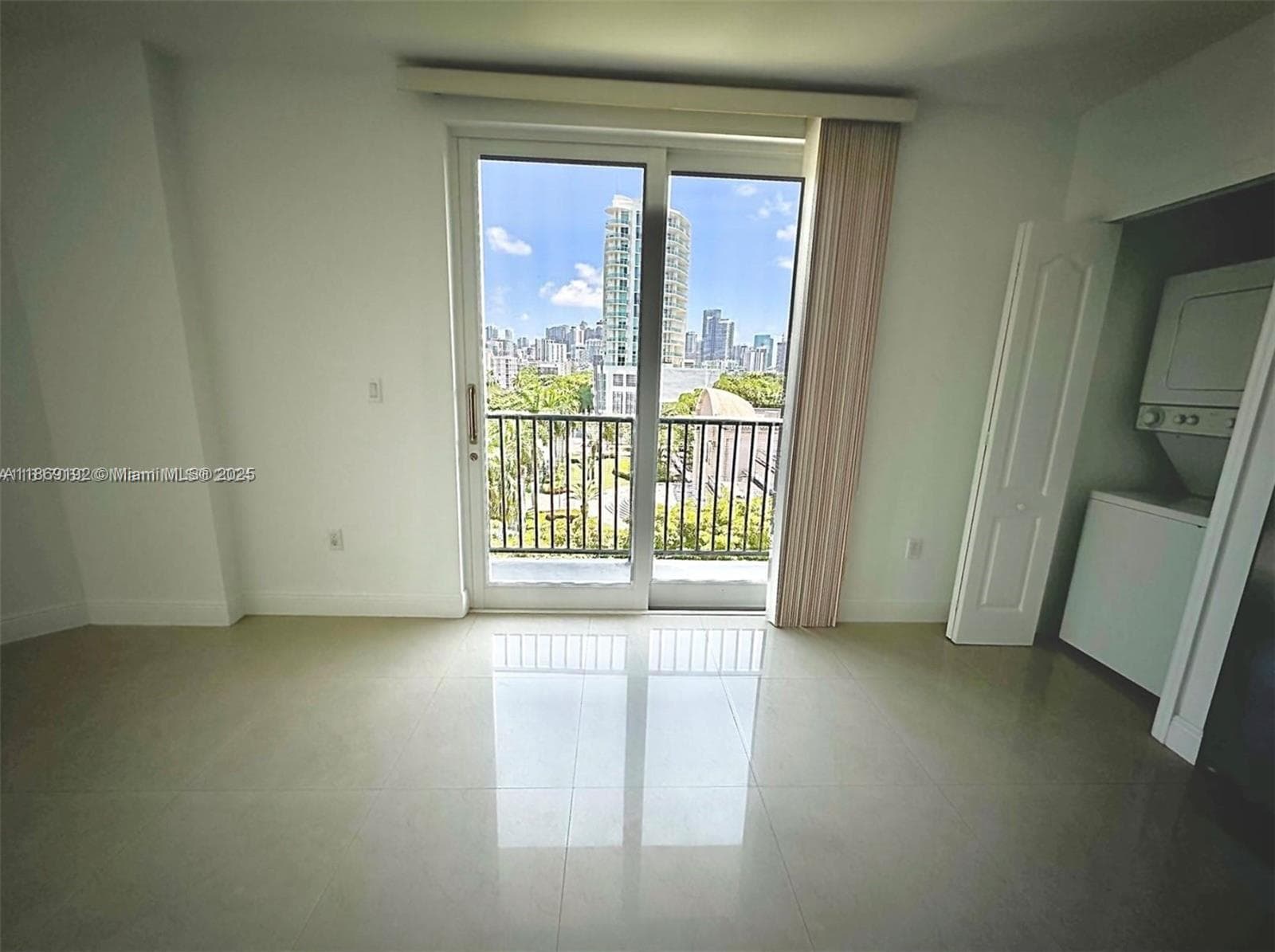 Brickell Way Condo · #503 in Miami - Photo 5