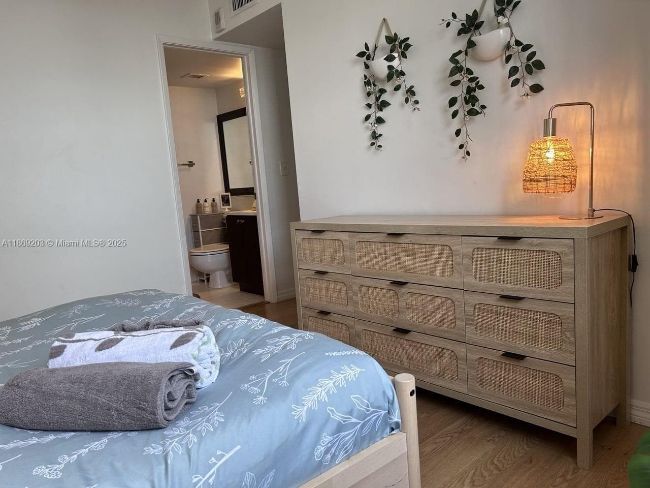 LA RIVE GAUCHE CONDO · #1007 in Miami Beach - Photo 16