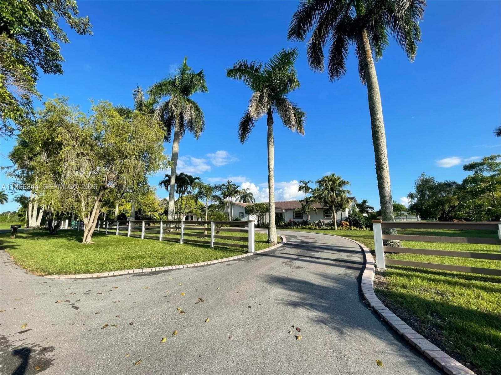 16490 SW 244th St photo 1