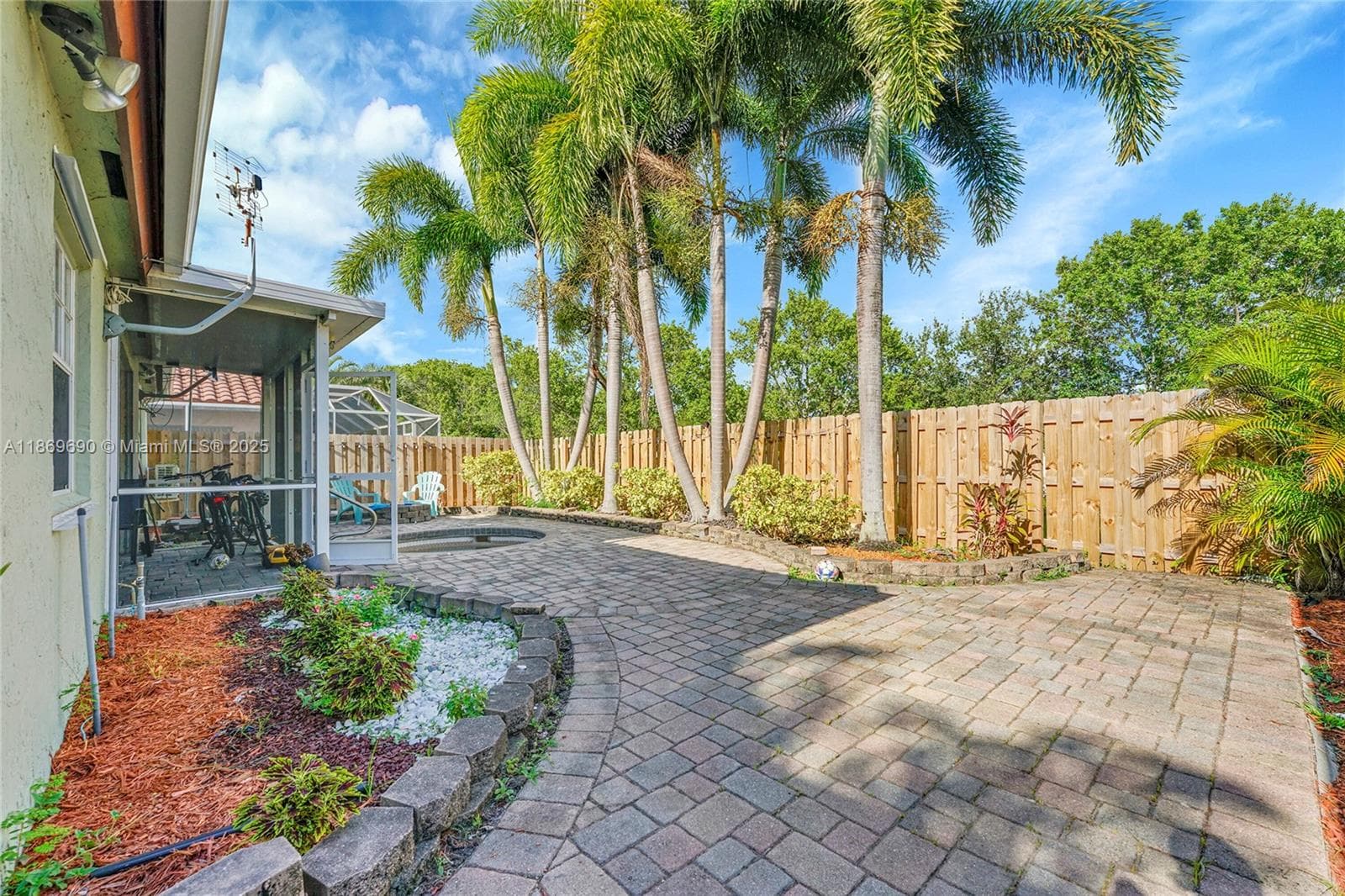 5520 NW 49th Ave photo 23