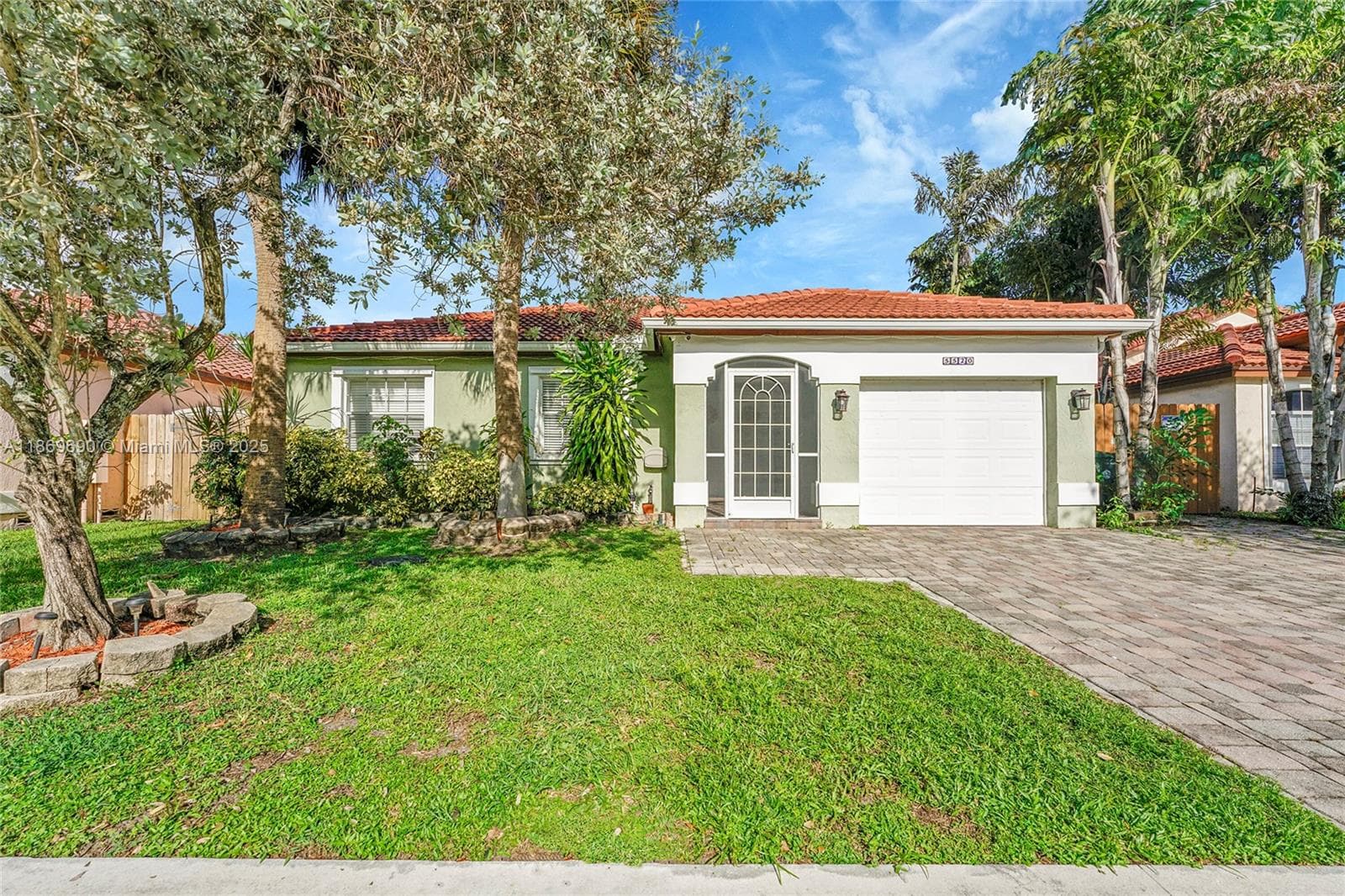 5520 NW 49th Ave photo 1