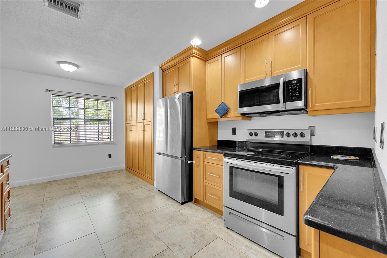 5520 NW 49th Ave photo 9