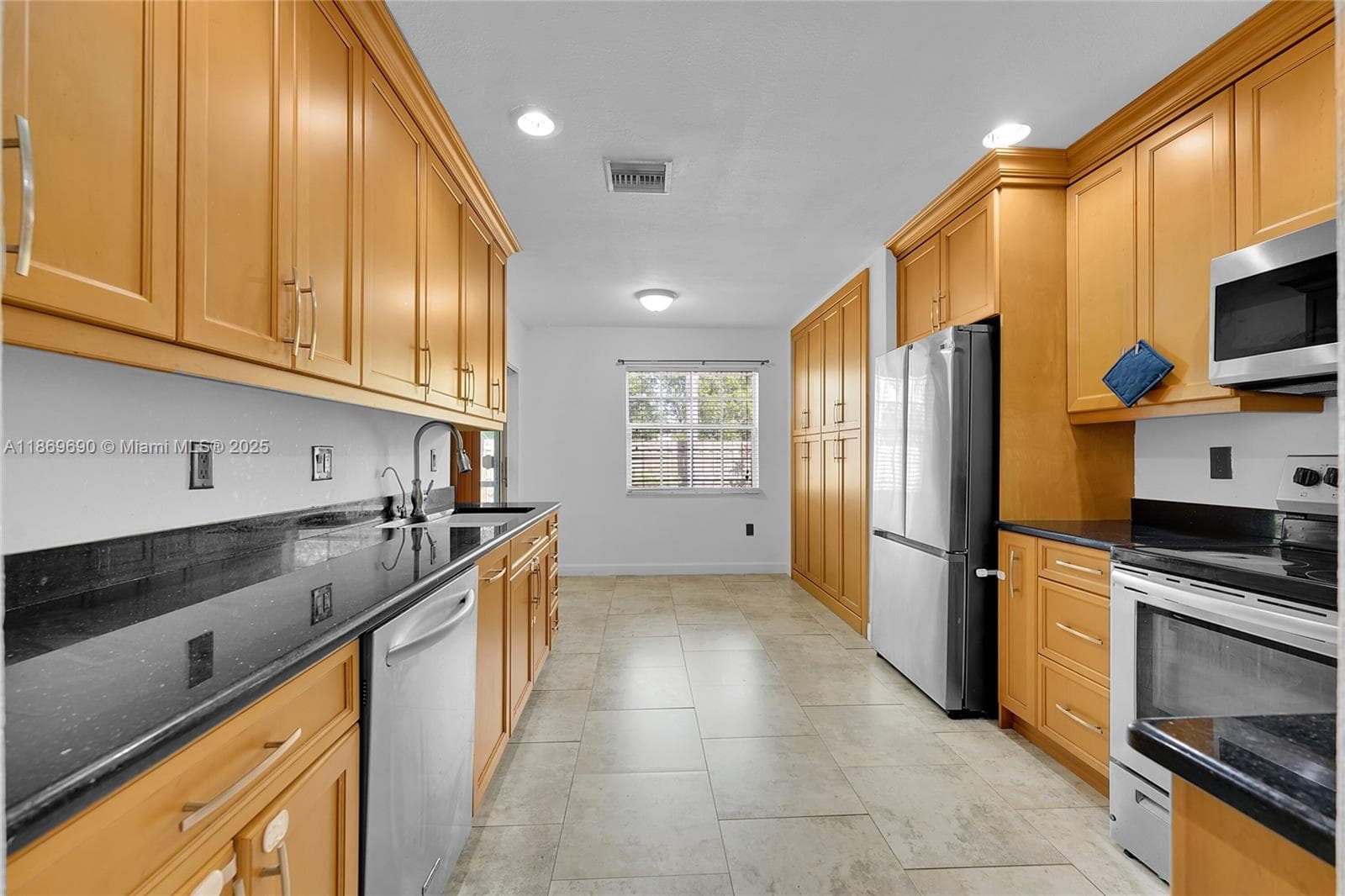 5520 NW 49th Ave photo 8