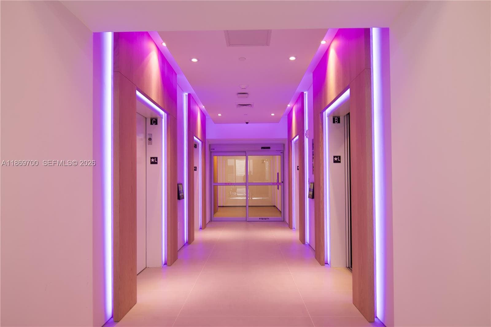 YotelPad Miami · #1707 in Miami - Photo 8