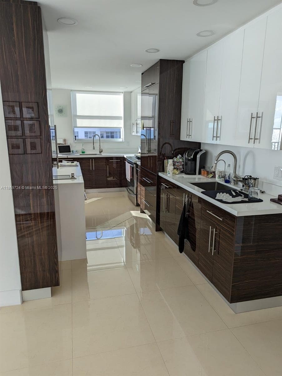 MANATEE CONDO · #1004 in Surfside - Photo 16