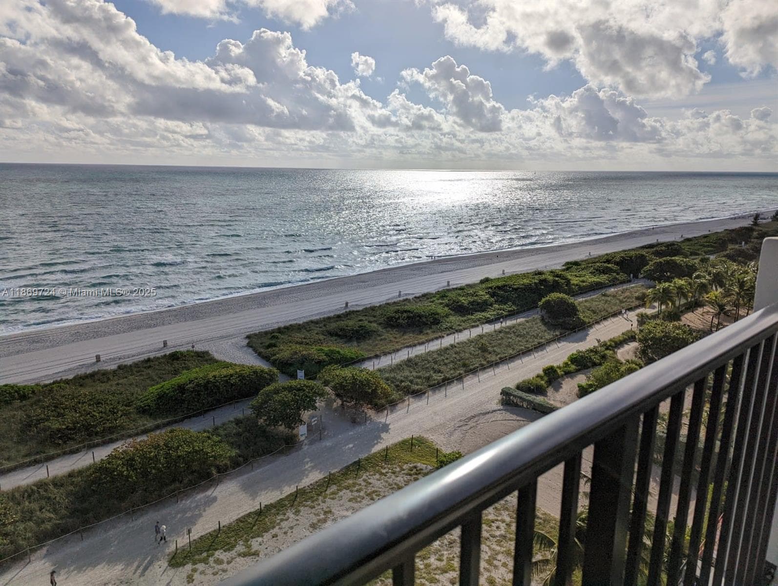 MANATEE CONDO · #1004 in Surfside - Photo 3