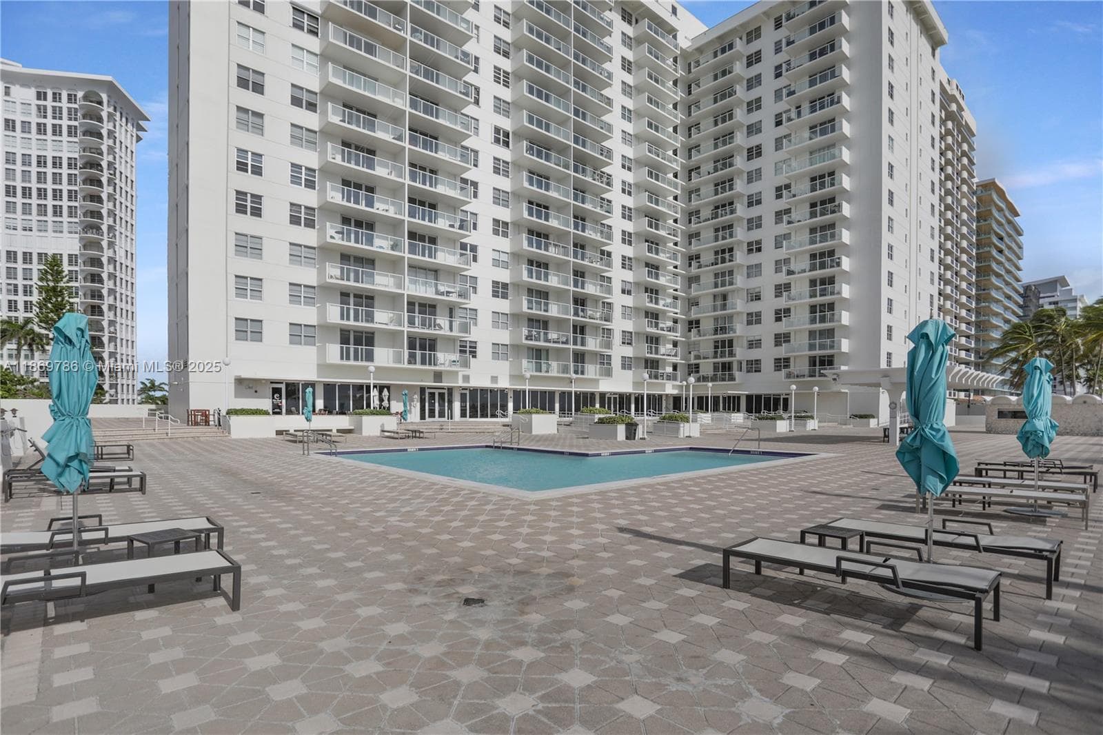 ARLEN BEACH CONDO · #1510 in Miami Beach - Photo 46