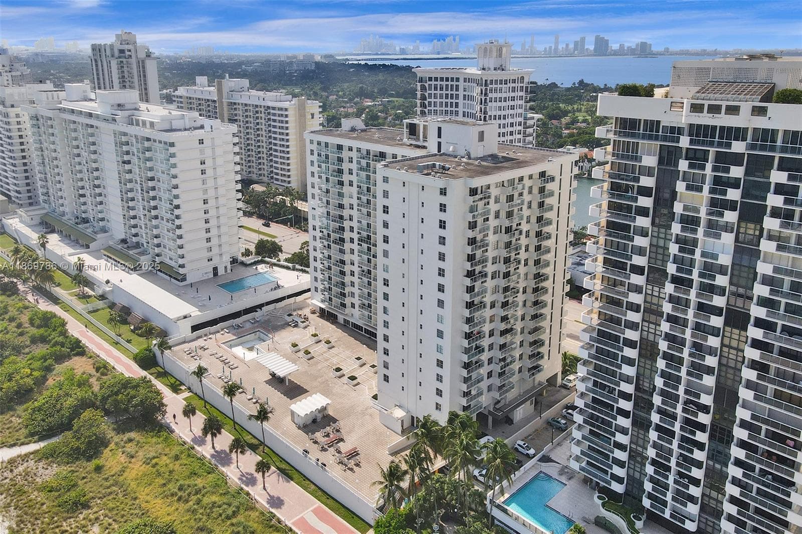 ARLEN BEACH CONDO · #1510 in Miami Beach - Photo 57