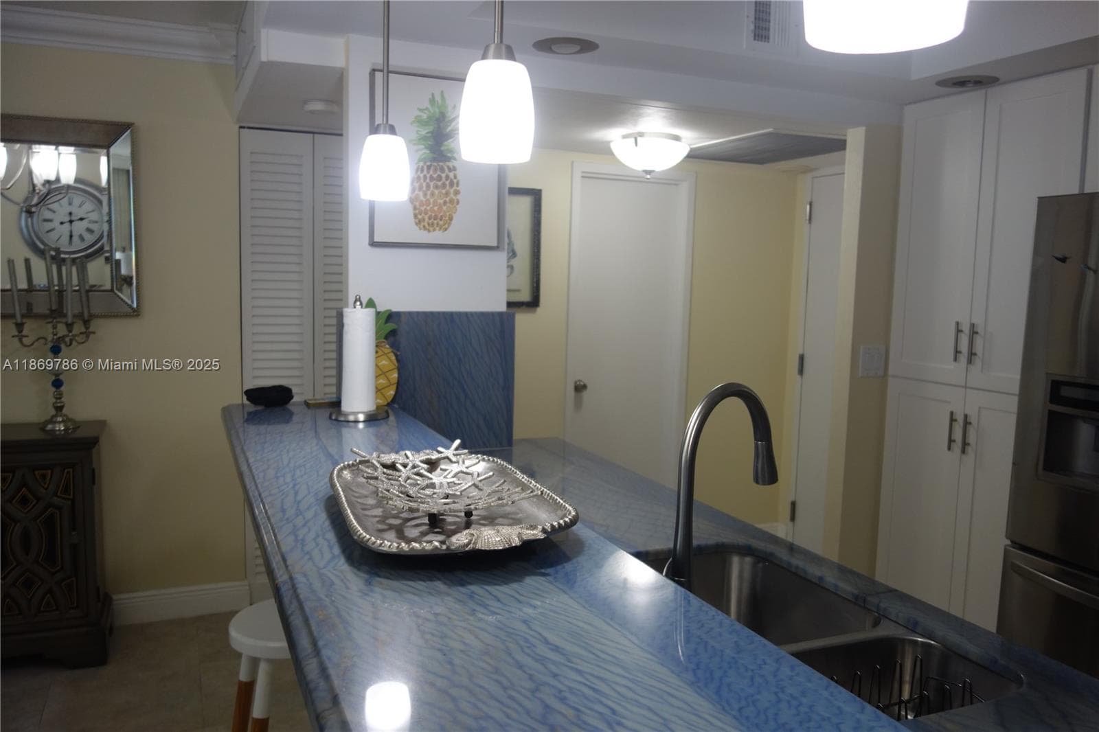 ARLEN BEACH CONDO · #1510 in Miami Beach - Photo 5
