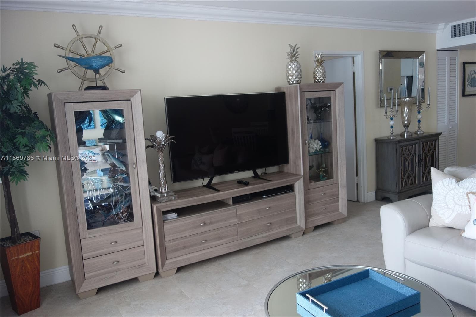 ARLEN BEACH CONDO · #1510 in Miami Beach - Photo 10