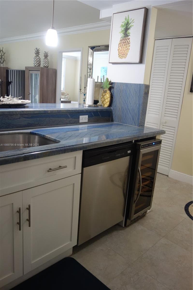 ARLEN BEACH CONDO · #1510 in Miami Beach - Photo 4