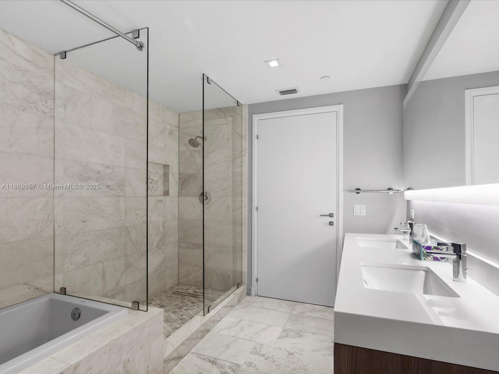 TIFFANY HOUSE · #603 in Fort Lauderdale - Photo 12