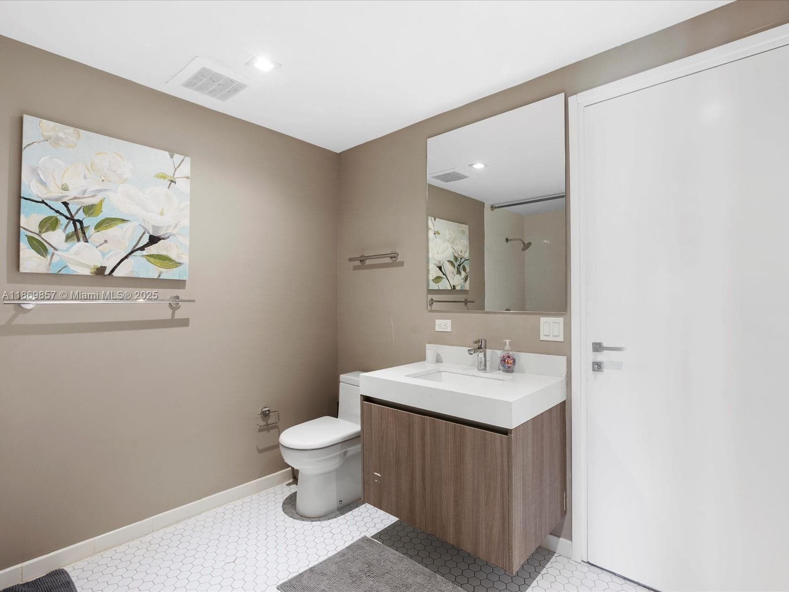 TIFFANY HOUSE · #603 in Fort Lauderdale - Photo 14