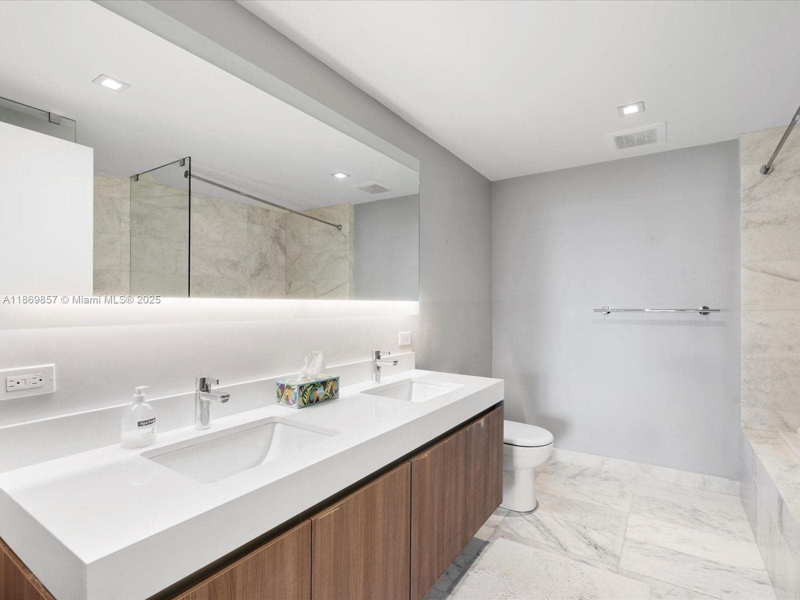 TIFFANY HOUSE · #603 in Fort Lauderdale - Photo 11
