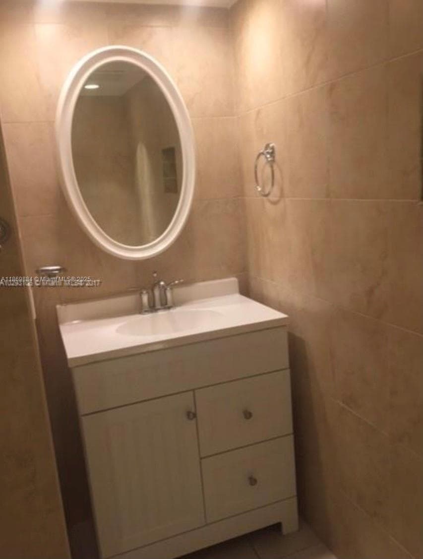 OAKLAND SHORES CONDOMINIU · #D108 in Oakland Park - Photo 10